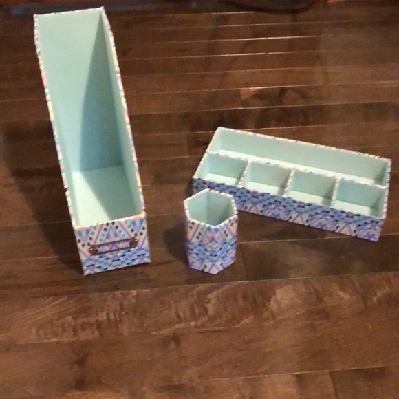 Ivivva bedroom set - Picture 7 of 16